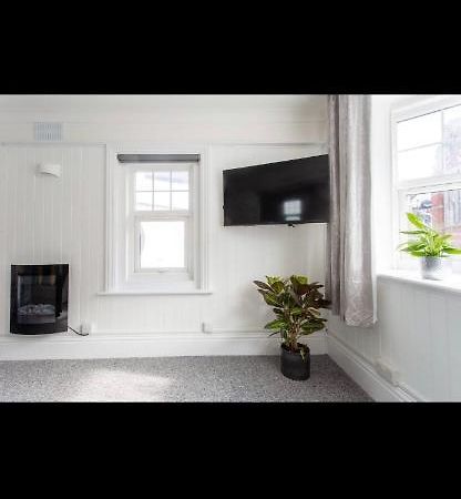 Driftwood Luxury Apartment Lyme Regis Exteriér fotografie